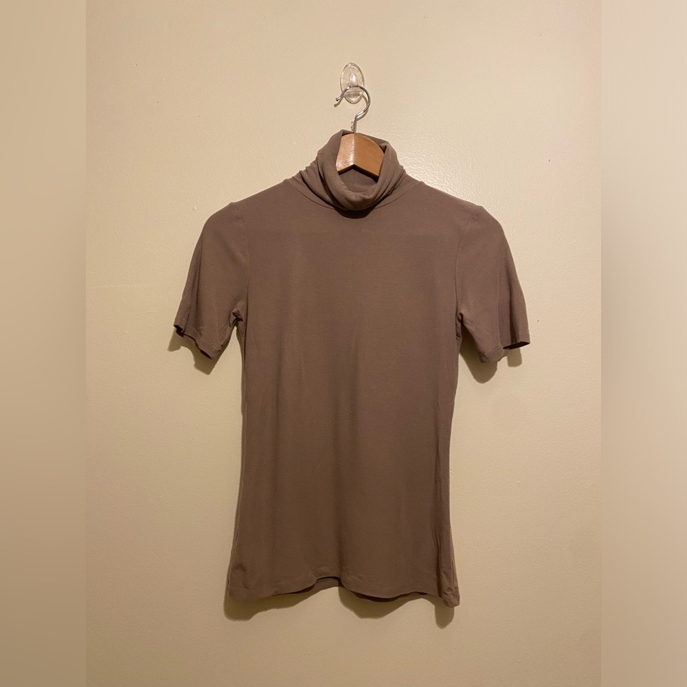 Theory Tan Ribbed Knit Turteneck  Top. Size S